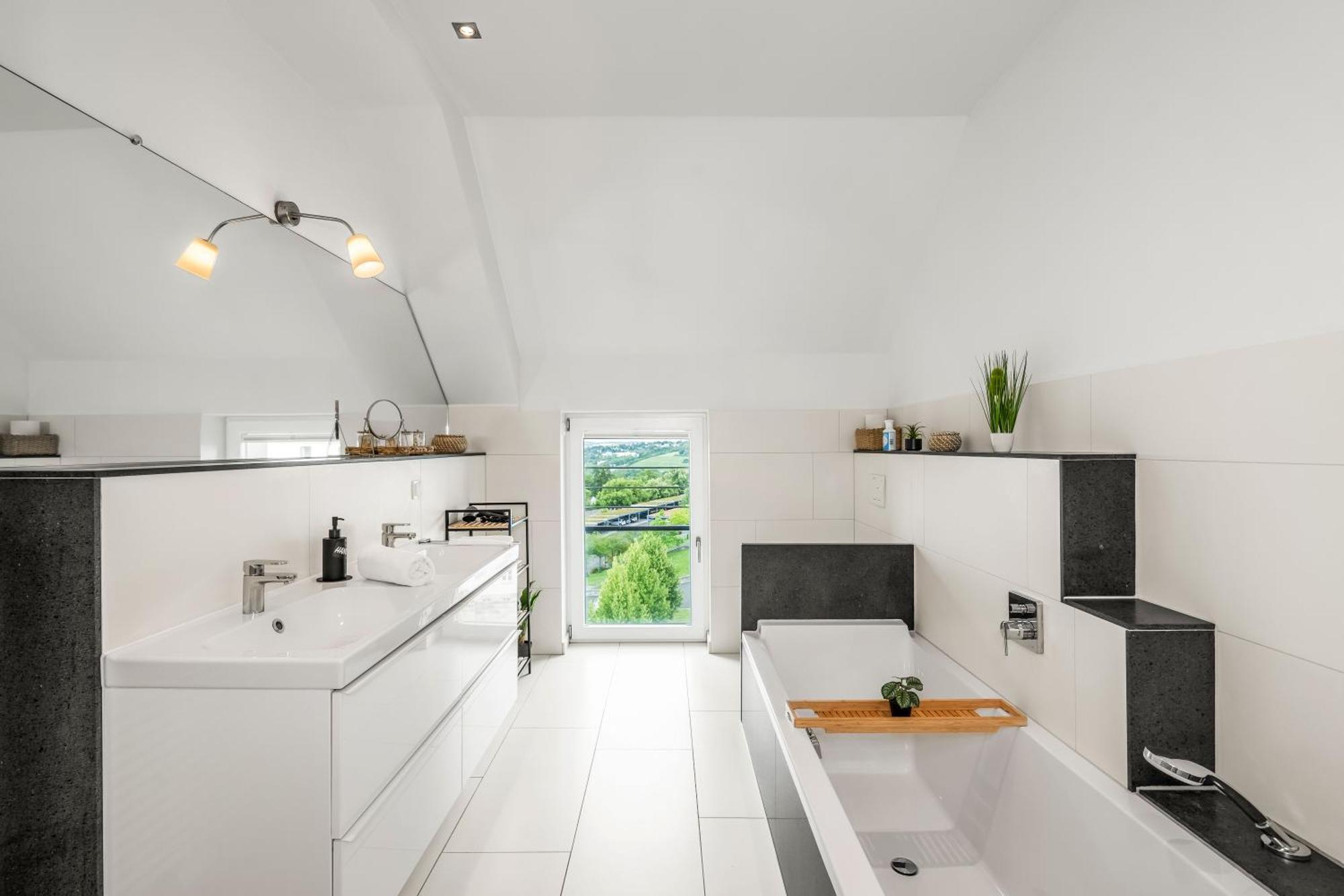 Apartamento Dnd Design Loft I 170Qm I Parken I Balkon I Workstation I Netflix I Kaffee I Waschmaschine I Trockner I Xbox I Ausblick Wurzburgo Exterior foto