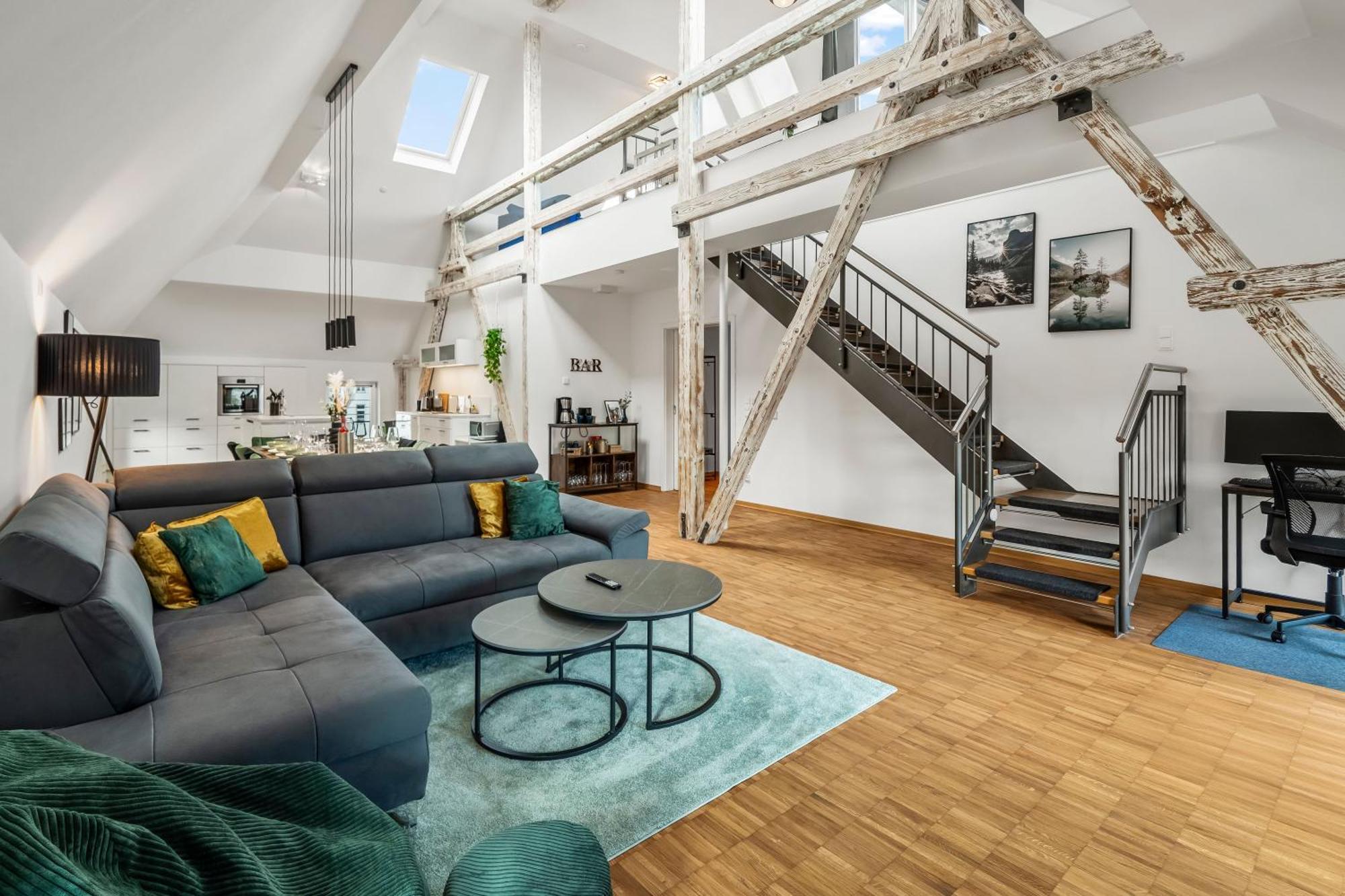Apartamento Dnd Design Loft I 170Qm I Parken I Balkon I Workstation I Netflix I Kaffee I Waschmaschine I Trockner I Xbox I Ausblick Wurzburgo Exterior foto