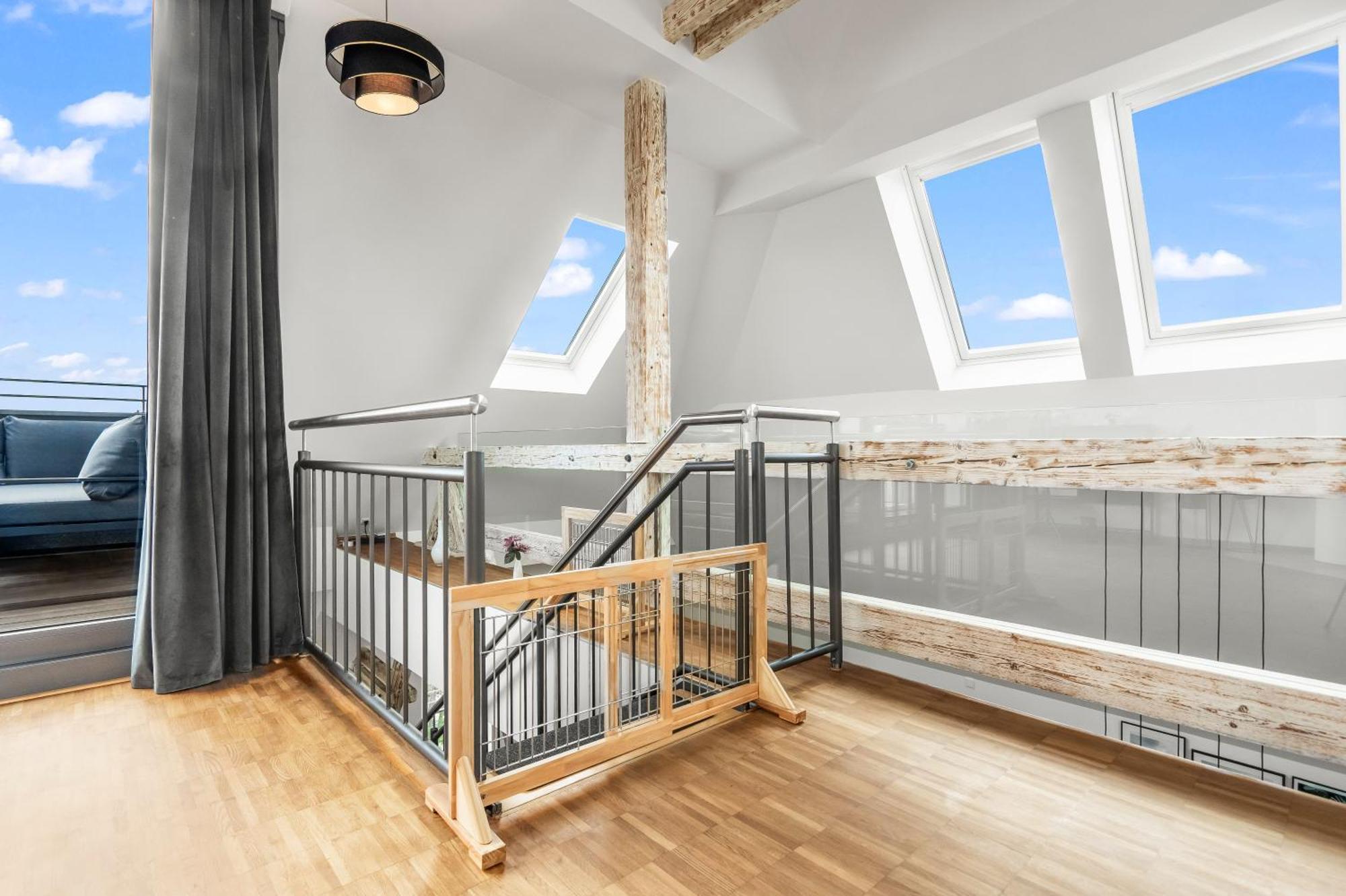 Apartamento Dnd Design Loft I 170Qm I Parken I Balkon I Workstation I Netflix I Kaffee I Waschmaschine I Trockner I Xbox I Ausblick Wurzburgo Exterior foto