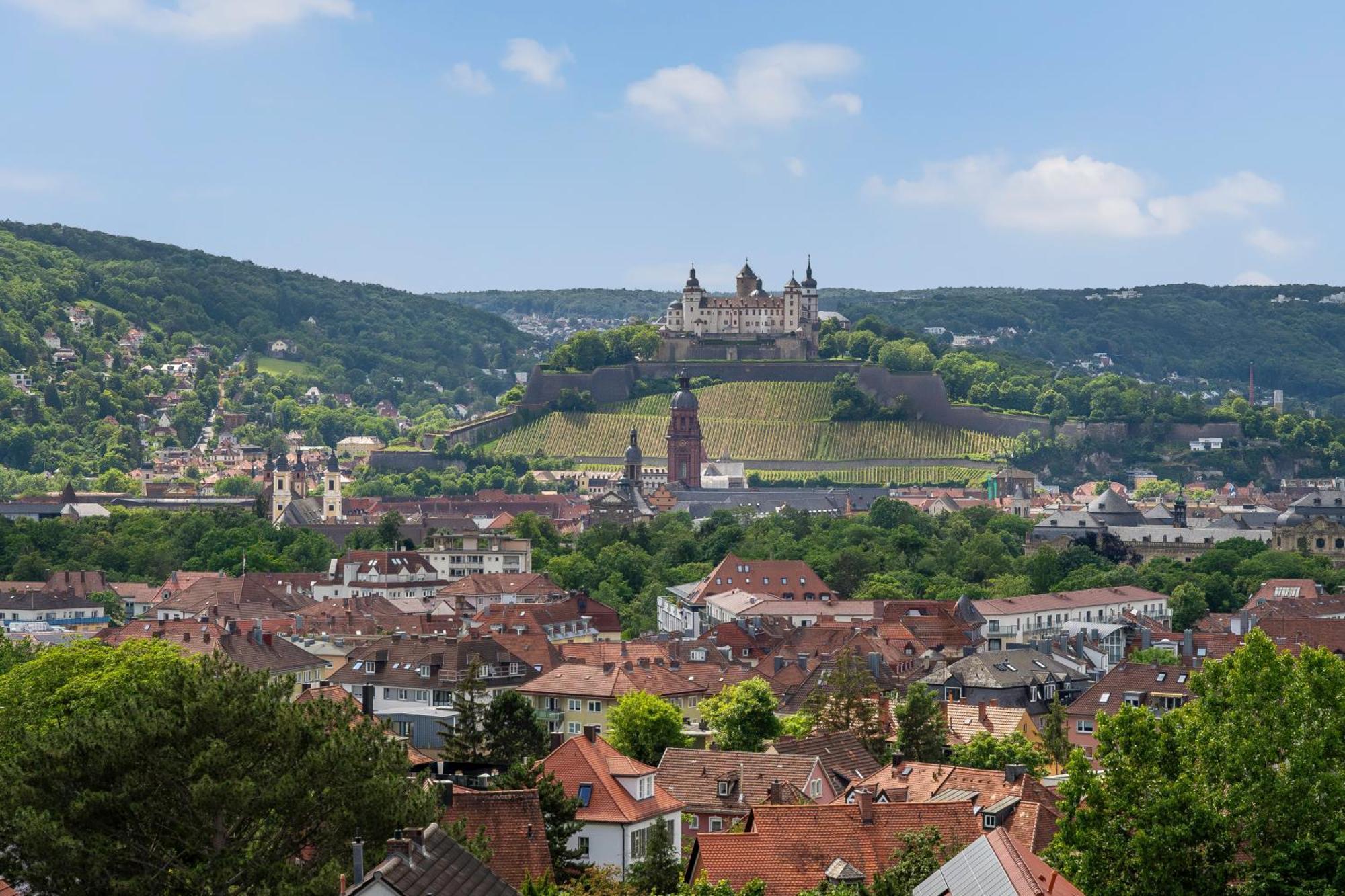 Apartamento Dnd Design Loft I 170Qm I Parken I Balkon I Workstation I Netflix I Kaffee I Waschmaschine I Trockner I Xbox I Ausblick Wurzburgo Exterior foto